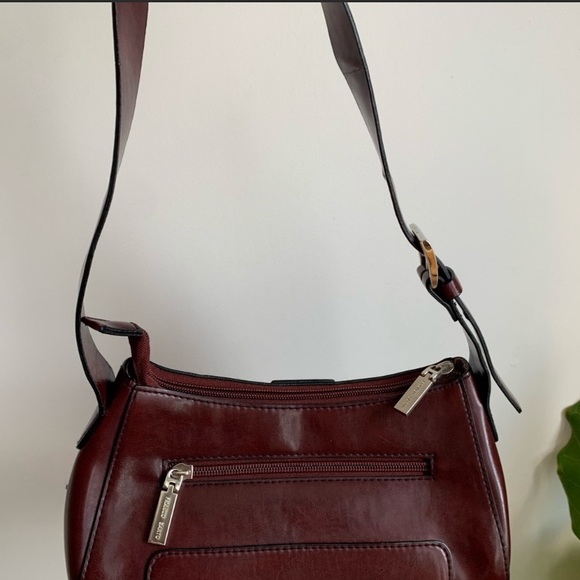 Franco Sarto Small Shoulder Bag Burgundy - Picture 4 of 9